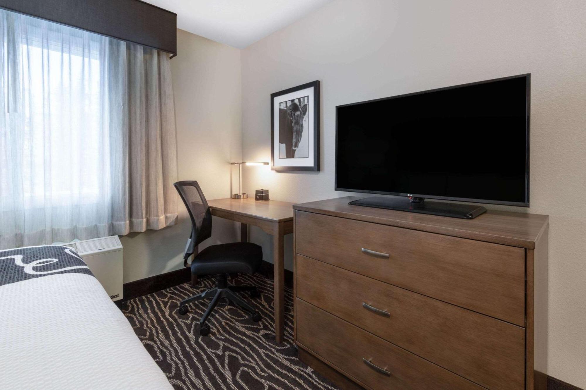 Hotel La Quinta By Wyndham Fairbanks Airport Zewnętrze zdjęcie